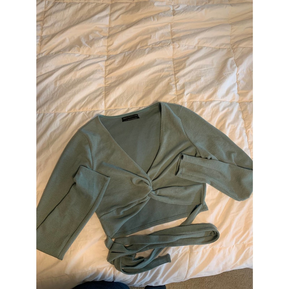 Super cute Urban Outfitters Cropped Top